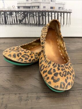 Teaks leopard print flats size 7